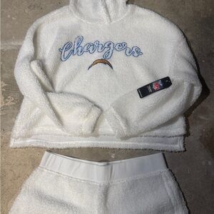 Team Apparel White Fuzzy Set